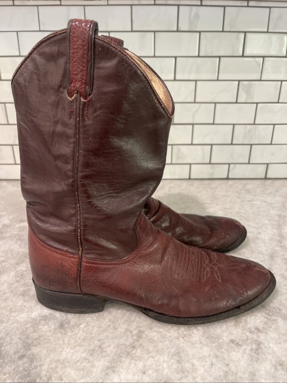 Vintage Luskeys Boots Mens 11 B Width Burgundy  Western Cowboy Rodeo Leather USA
